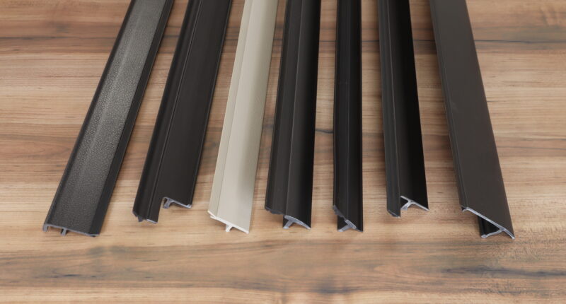 ミニバン用スライドレールカバー